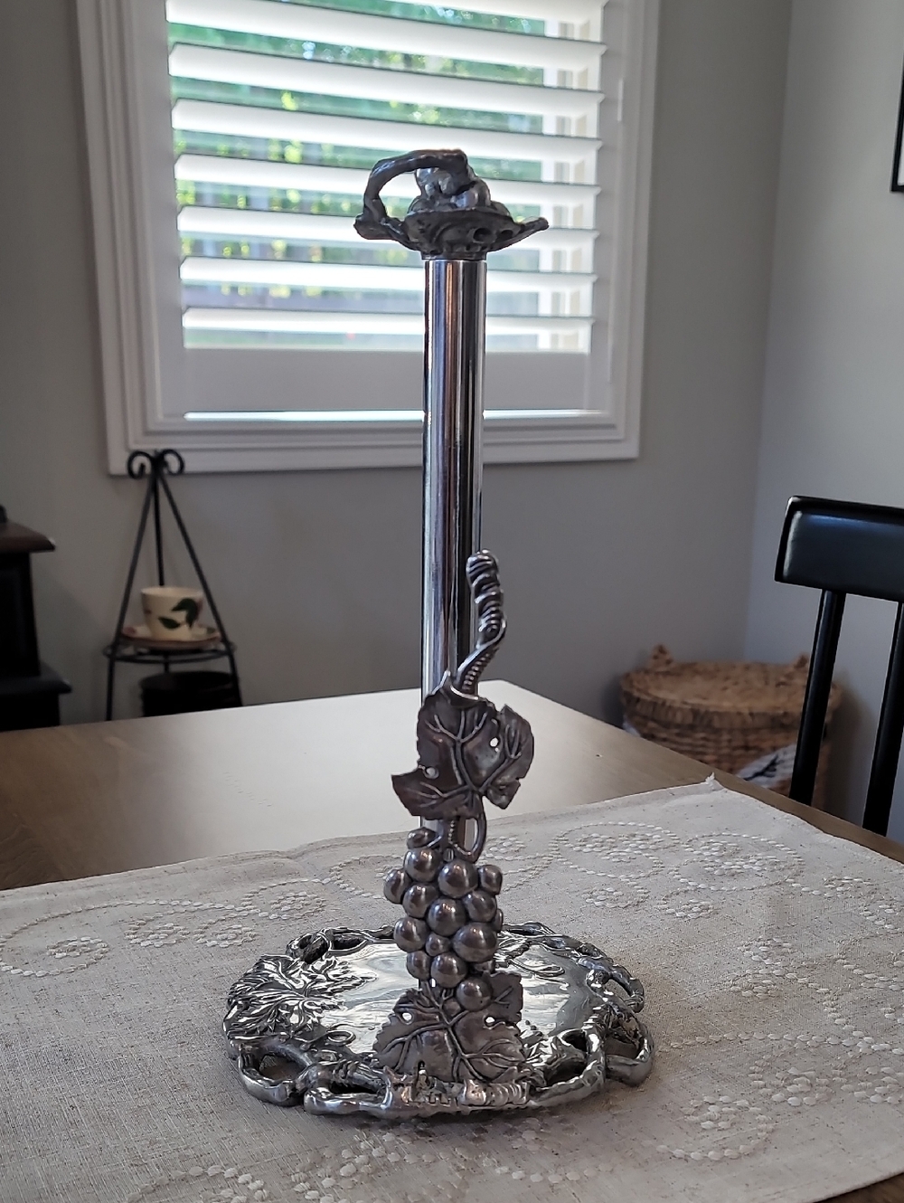 Arthur Court Grapevine Paper Towel Holder